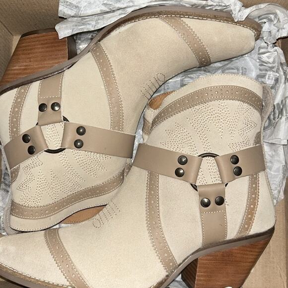 DINGO Cowboy / Cowgirl GUMMY BEAR HARNESS WESTERN FASHION BOOTIES Size 10 - Picture 3 of 9